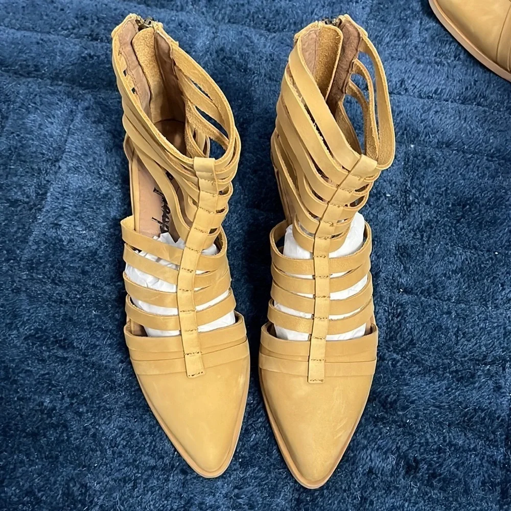 New Free People Bottines Savannah Boot size 37.5 or 7.5